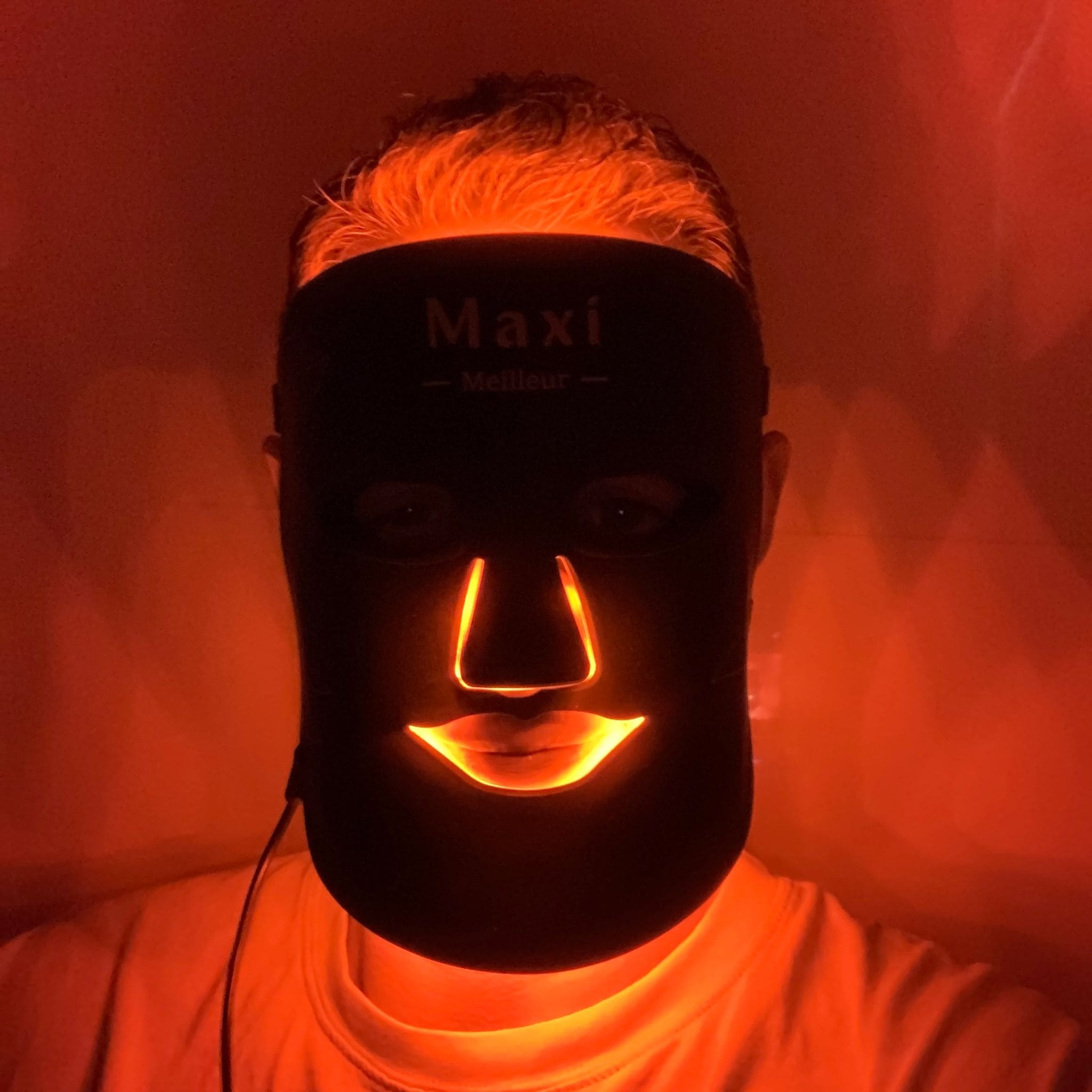 Review: Maxi Meilleur Pro Series LED Masker Review: Maxi Meilleur Pro Series LED Masker