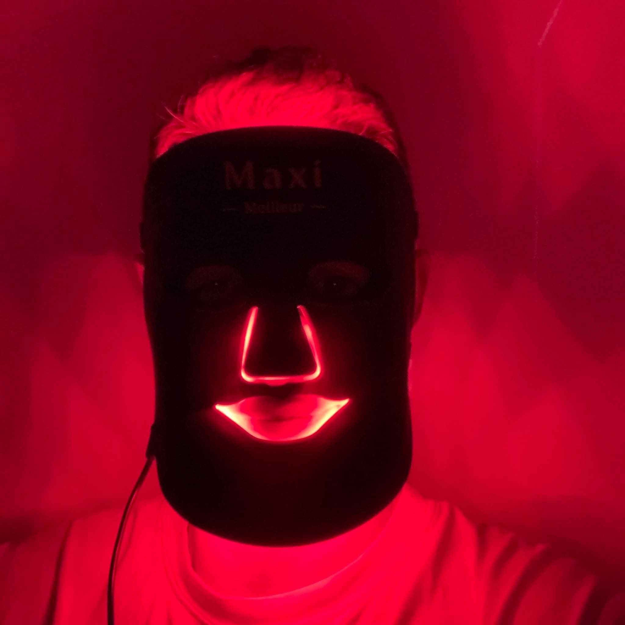 Review: Maxi Meilleur Pro Series LED Masker Review: Maxi Meilleur Pro Series LED Masker