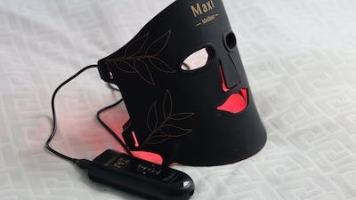 Review: Maxi Meilleur Pro Series LED Masker Review: Maxi Meilleur Pro Series LED Masker