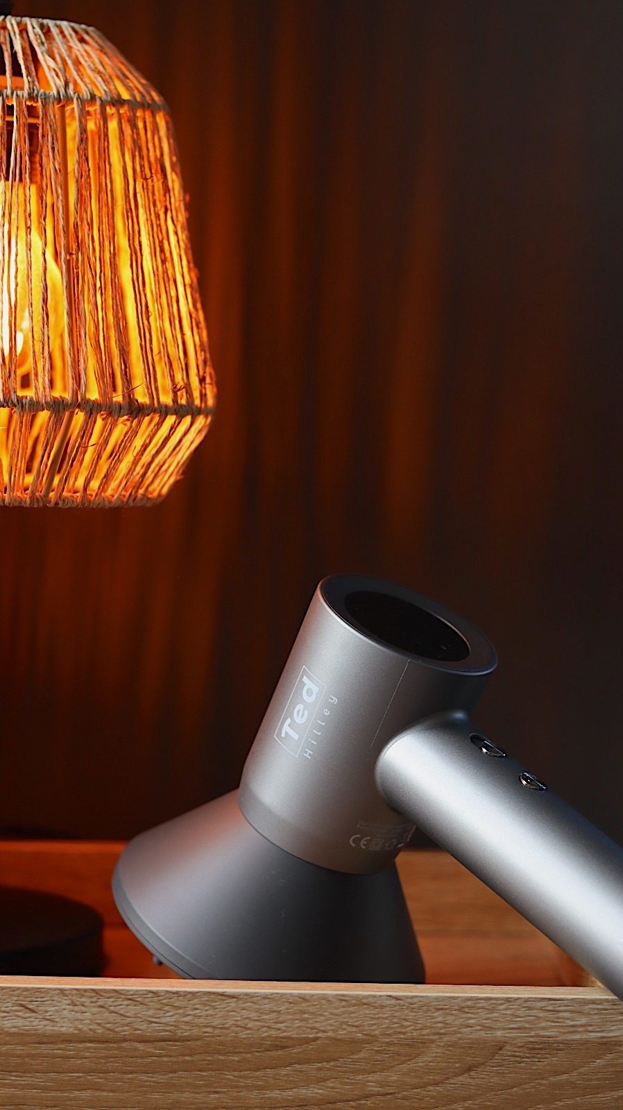 Beste ionische föhn met diffuser voor krullen en pluisvrij resultaat Beste ionische föhn met diffuser voor krullen en pluisvrij resultaat